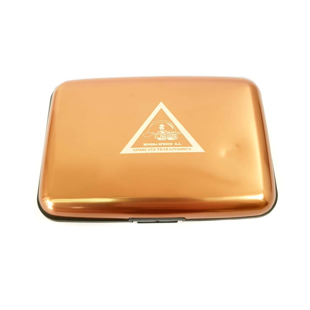 Billetera Metálica, Color Cobre Con Logo Grabado.