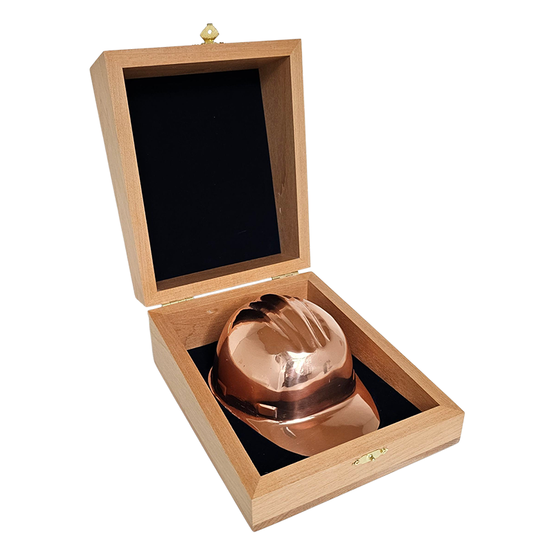 Casco Minero De Cobre En Caja De Madera Con Interior De Terciopelo Azul